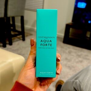 CintaLondon Aqua Forte Super-Hold Setting Spray